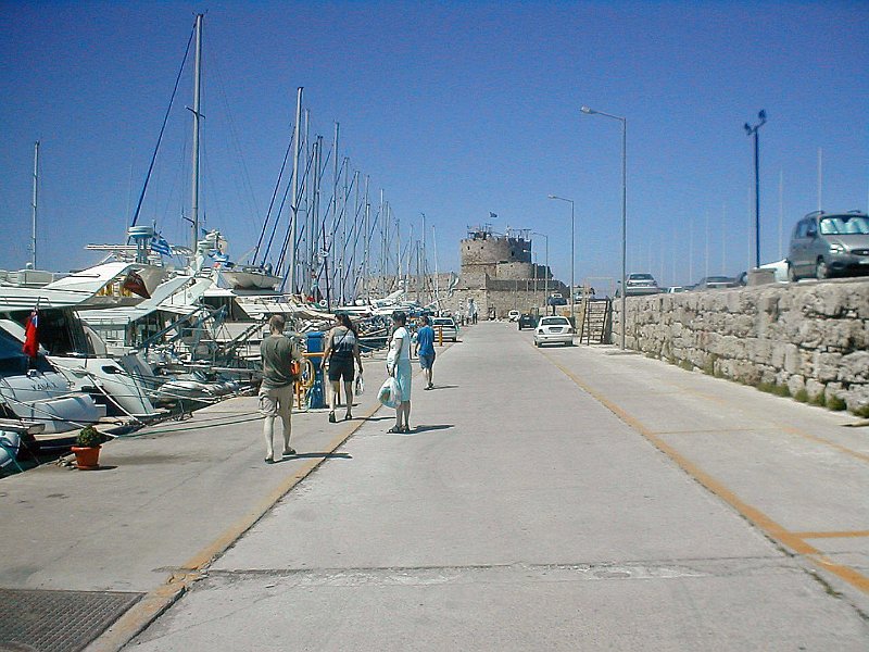 P6070039.JPG - Mandraki havnen på Rhodos